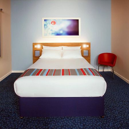 Travelodge Battersea London Exteriör bild