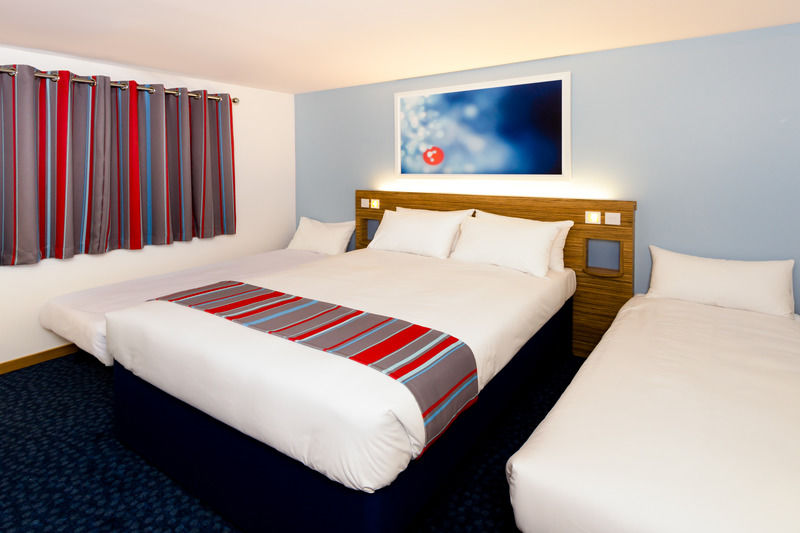 Travelodge Battersea London Exteriör bild