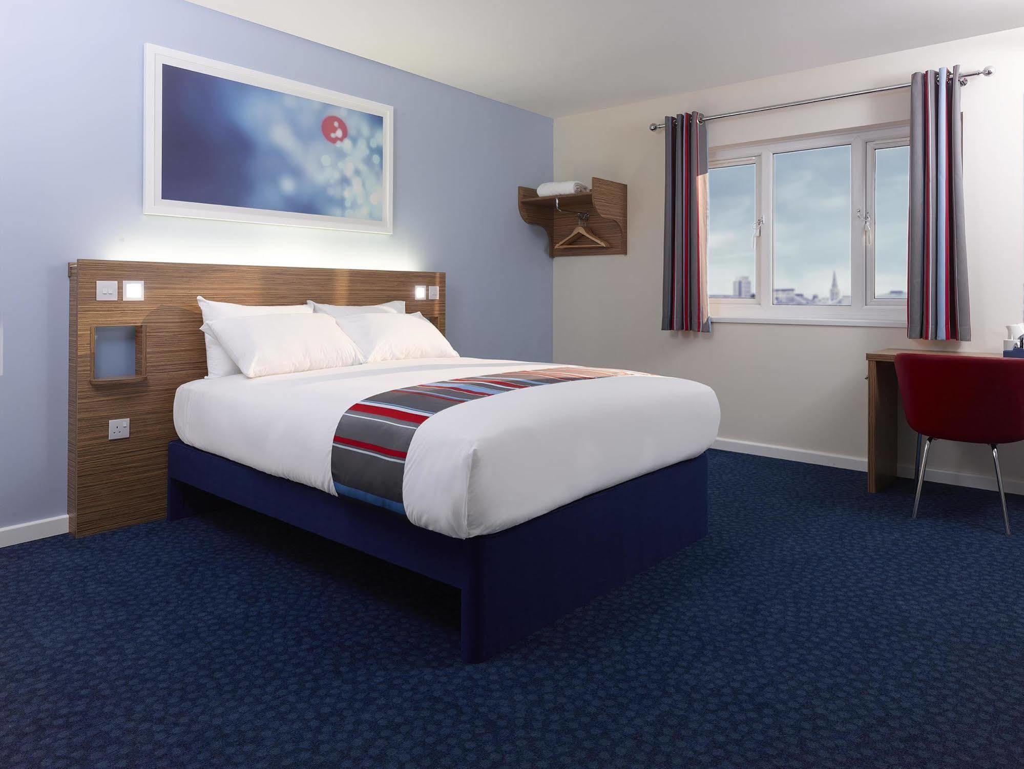 Travelodge Battersea London Exteriör bild